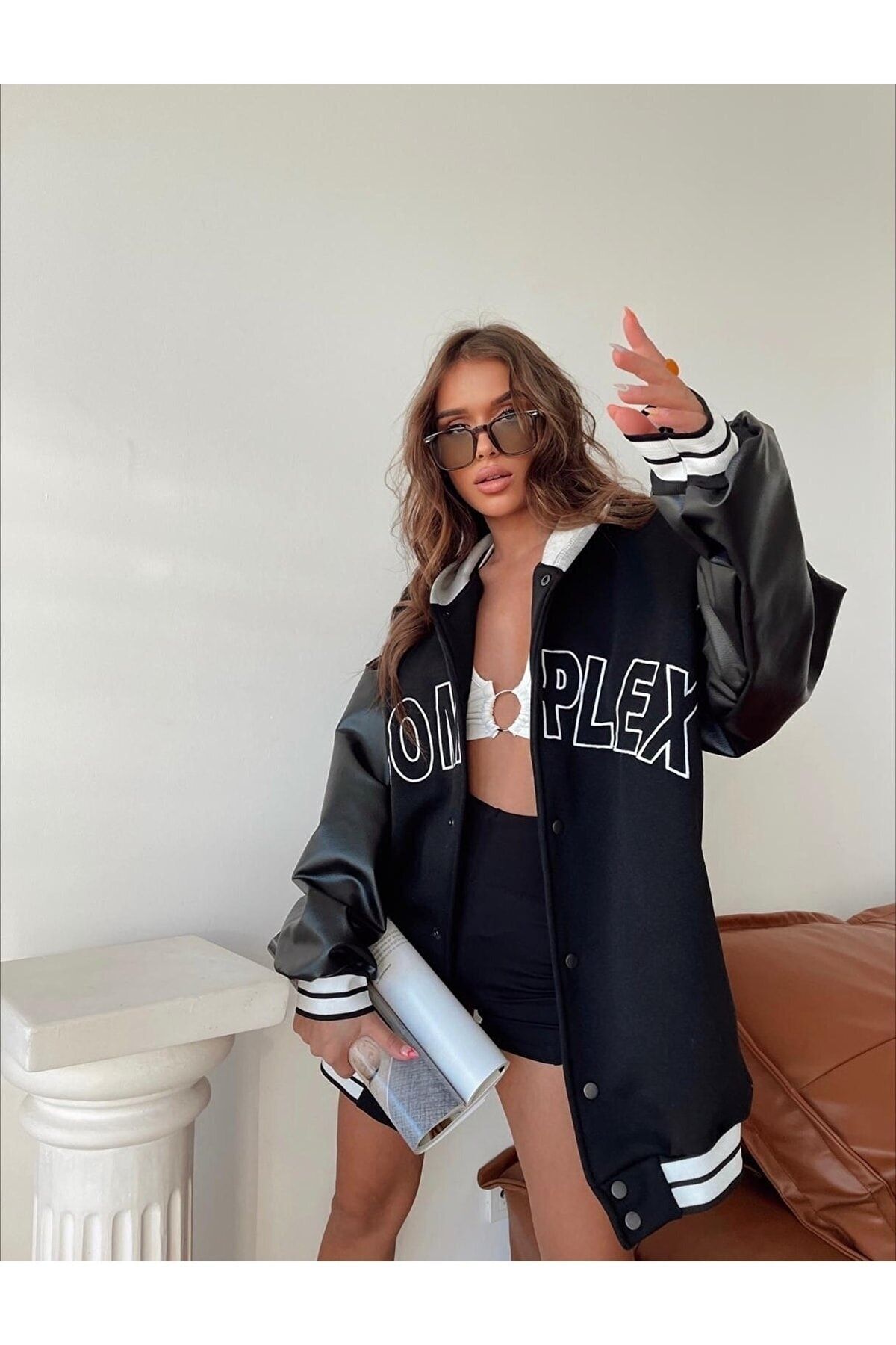 Unisex Complex Kolej Ceket Nakışlı Deri Kol Detaylı Kapüşonlu 3 Iplik Kalın Kumaş Unisex Complex Kolej Ceket Nakışlı Deri Kol Detaylı Kapüşonlu 3 Iplik Kalın Kumaş