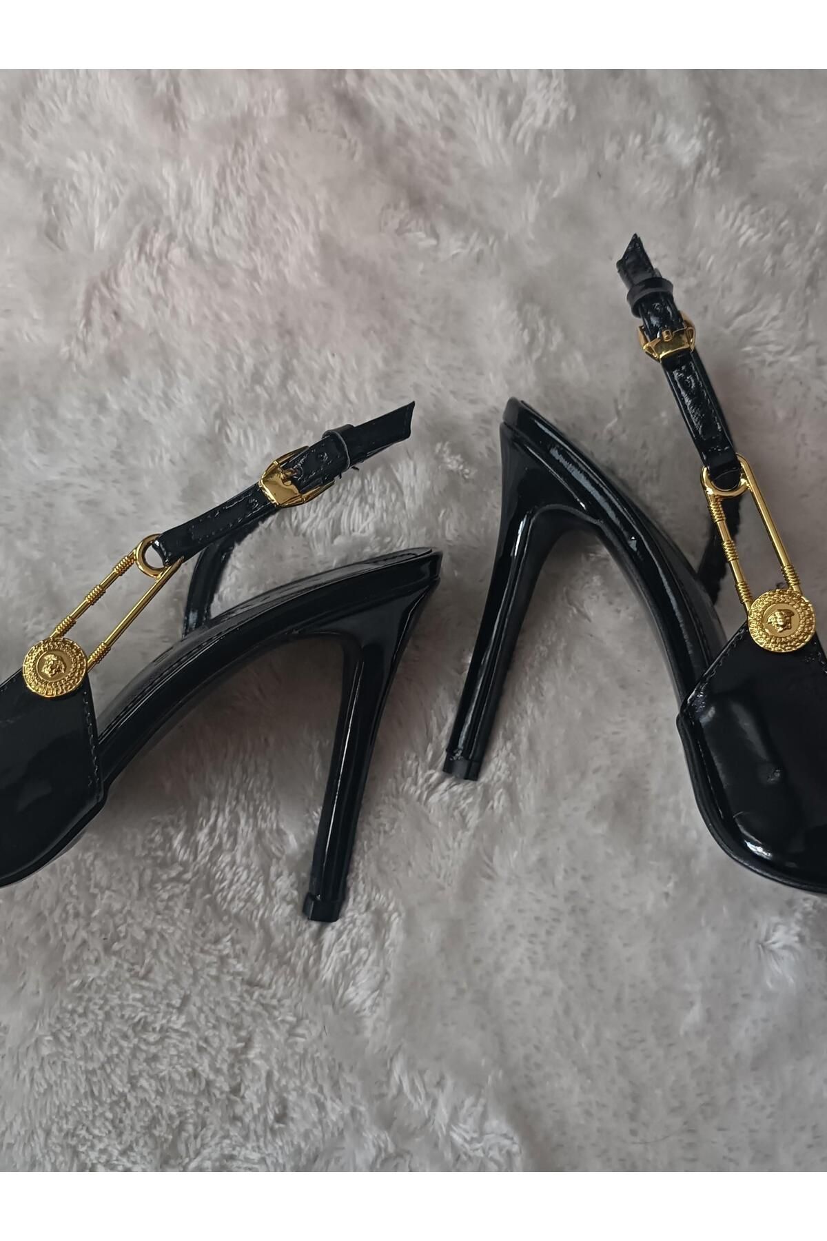 ZİRO RUGAN KENAR  GOLD TOKA DETAYLI BANTLI 10 CM TOPUK ABİYE TOPUKLU AYAKKABI