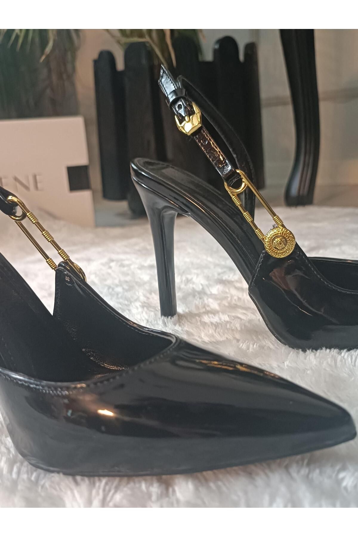 ZİRO RUGAN KENAR  GOLD TOKA DETAYLI BANTLI 10 CM TOPUK ABİYE TOPUKLU AYAKKABI