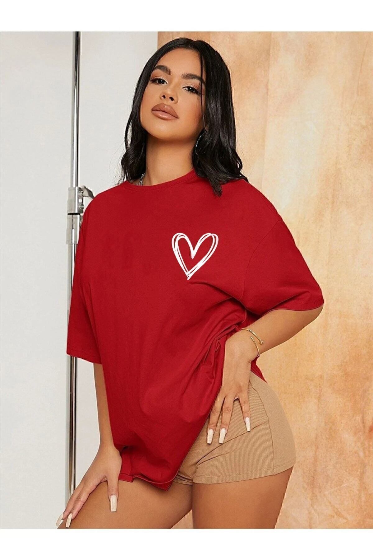 Minimal Kalp Baskılı Oversize Tshirt Minimal Kalp Baskılı Oversize Tshirt