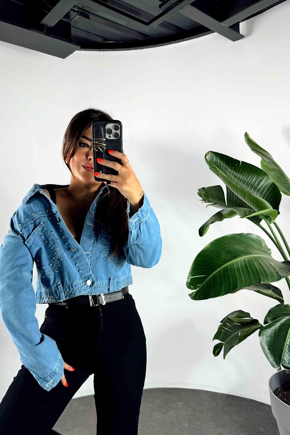 Zımba Detay Tasarım Denim Ceket Mavi Zımba Detay Tasarım Denim Ceket Mavi