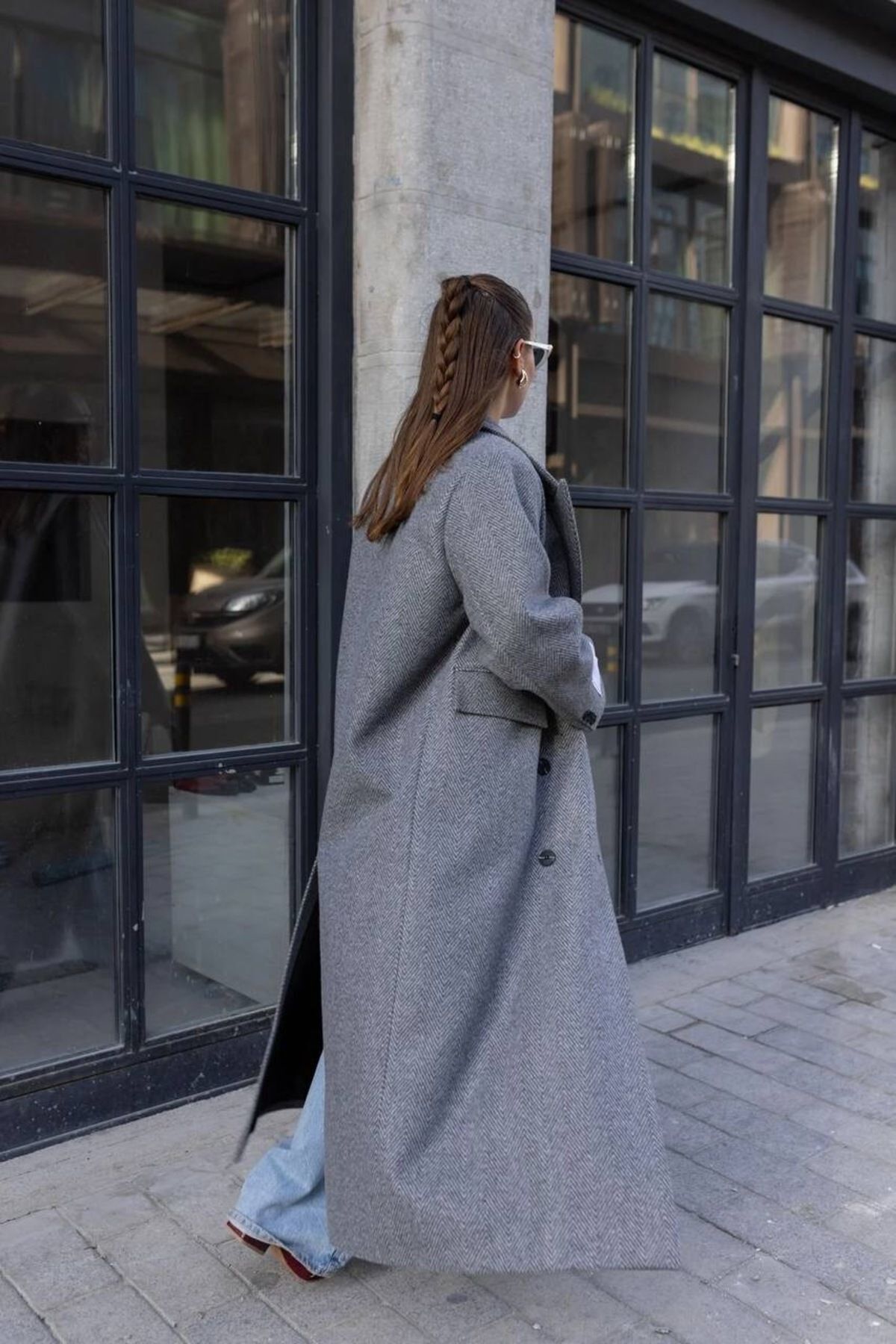 Oversize Bol Kesim -gri Arma Detaylı Balıksırtı Kaban Oversize Bol Kesim -gri Arma Detaylı Balıksırtı Kaban