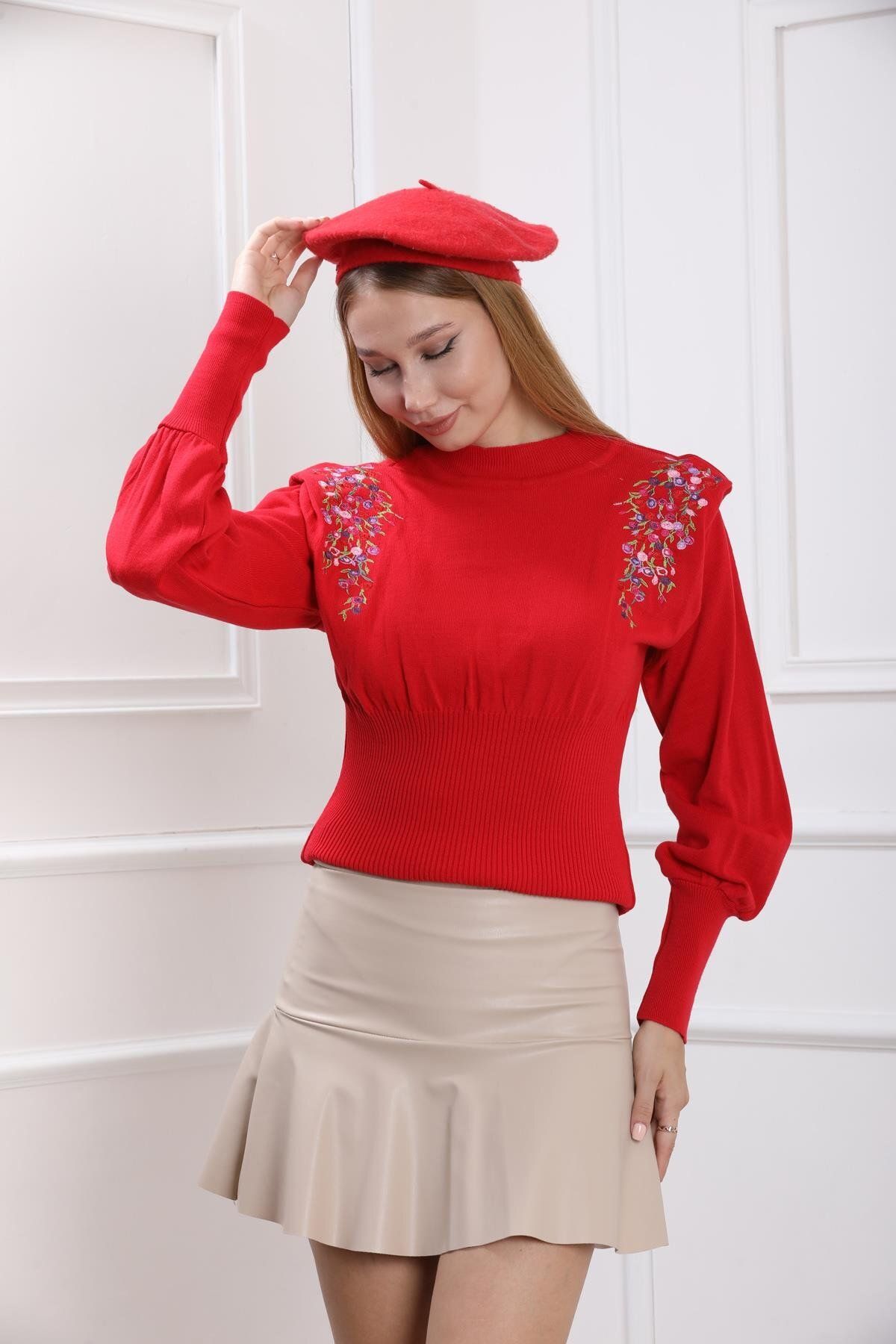 Kırmızı Omuzu Nakışlı Kazak 2354503STD Kırmızı Omuzu Nakışlı Kazak 2354503STD