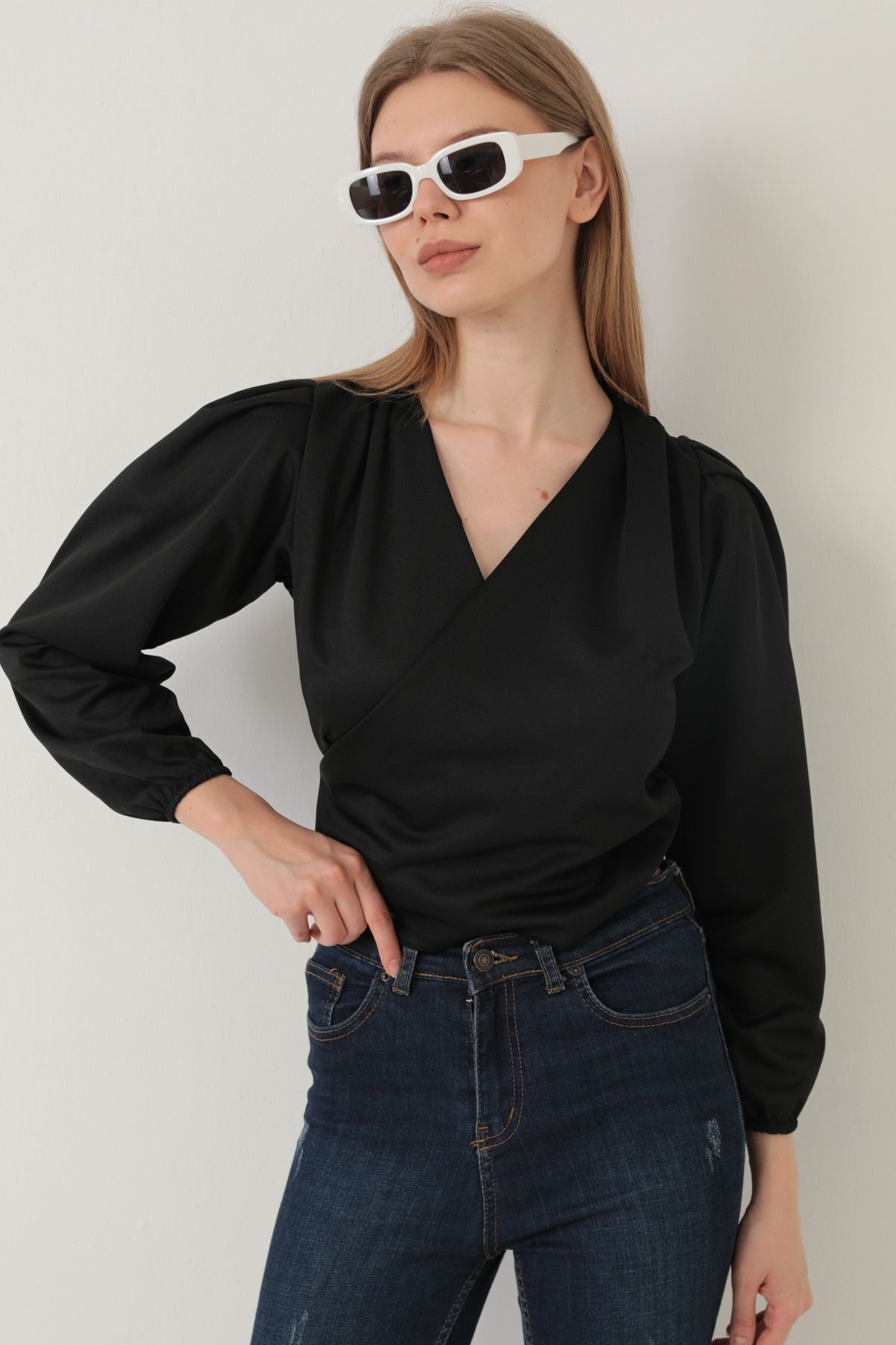 Scuba Crep Bağlamalı Kadın Gömlek Scuba Crep Bağlamalı Kadın Gömlek