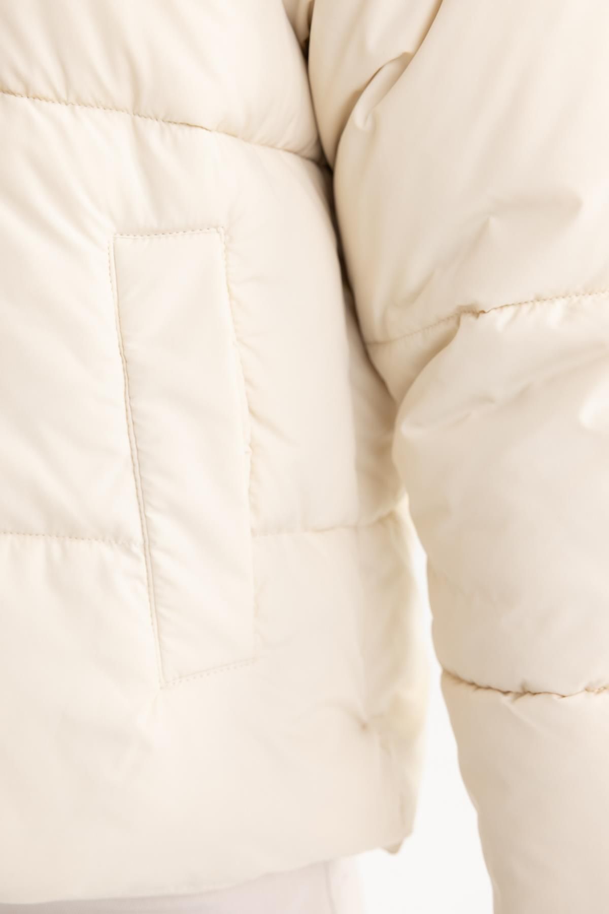 Su Geçirmez Relax Fit Kapüşonlu Astarlı Şişme Mont A2004ax23wn Su Geçirmez Relax Fit Kapüşonlu Astarlı Şişme Mont A2004ax23wn