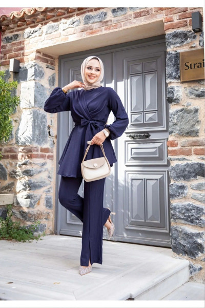 V Çaprazlı Pantolonlu Tesettür Takım V Çaprazlı Pantolonlu Tesettür Takım