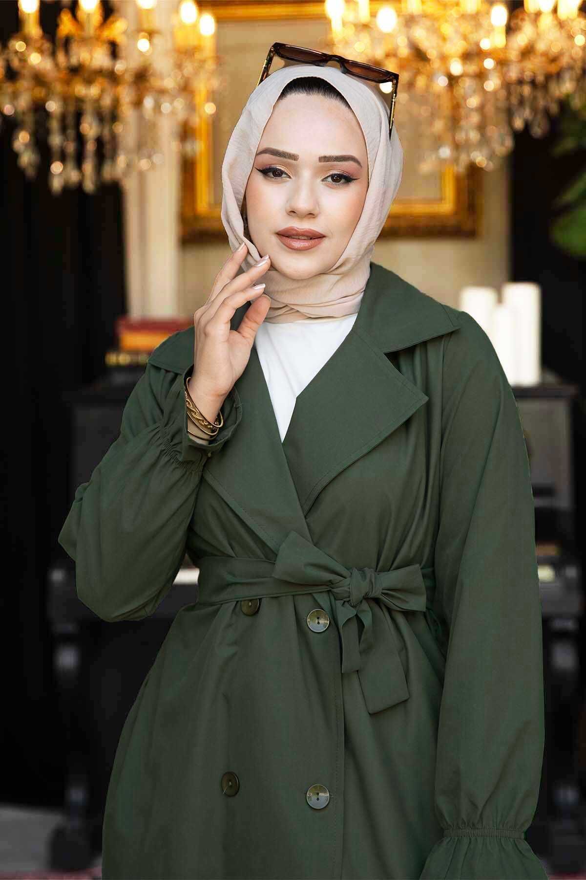 Kolları Lastik Detay Seyyar Kuşaklı Trençkot Kolları Lastik Detay Seyyar Kuşaklı Trençkot