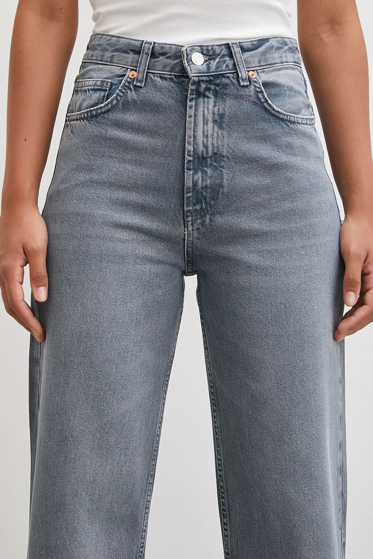 Yüksek Bel Kesik Paça Wide Leg Jean Gri Yüksek Bel Kesik Paça Wide Leg Jean Gri