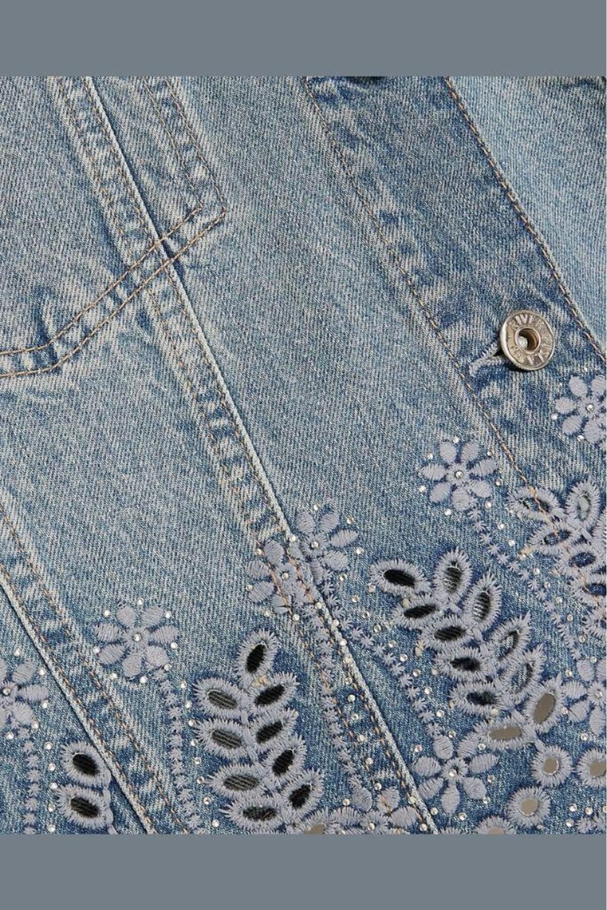 Kadın Regular Fit Taş İşlemeli Jean Ceket 2405831 Kadın Regular Fit Taş İşlemeli Jean Ceket 2405831