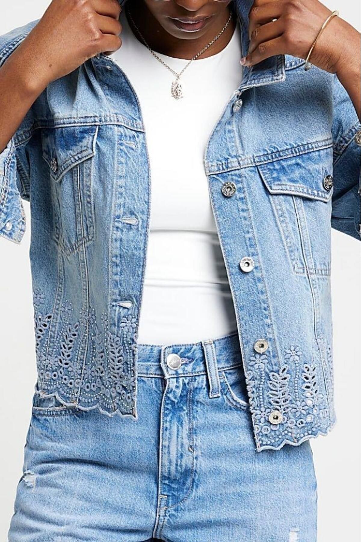 Kadın Regular Fit Taş İşlemeli Jean Ceket 2405831 Kadın Regular Fit Taş İşlemeli Jean Ceket 2405831
