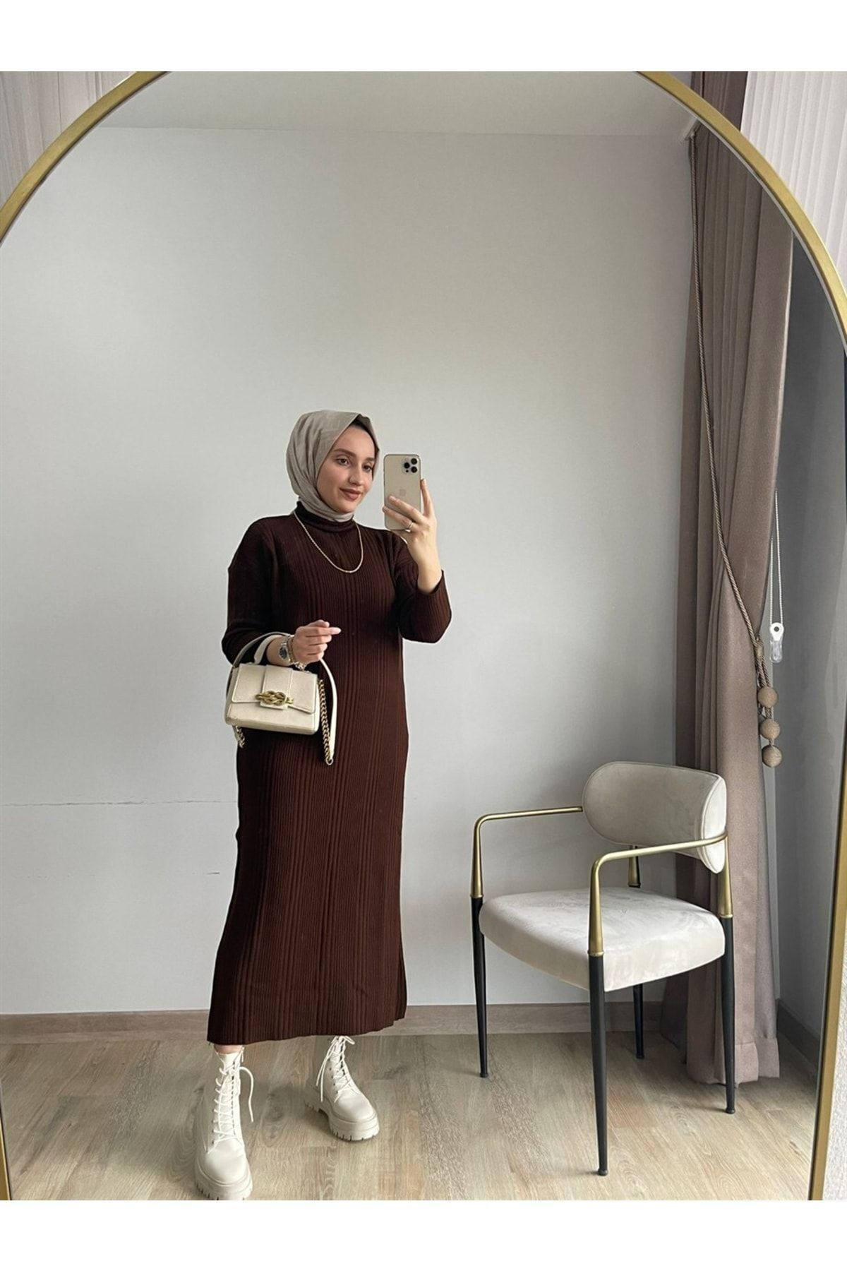 Oversize Bol Kesim Yarım Balıkçı Yaka Fitilli Triko Tesettür Elbise 38-44 Beden Arası Oversize Bol Kesim Yarım Balıkçı Yaka Fitilli Triko Tesettür Elbise 38-44 Beden Arası