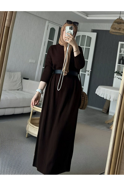 Oversize Bol Kesim Yarım Balıkçı Yaka Fitilli Triko Tesettür Elbise 38-44 Beden Arası Oversize Bol Kesim Yarım Balıkçı Yaka Fitilli Triko Tesettür Elbise 38-44 Beden Arası
