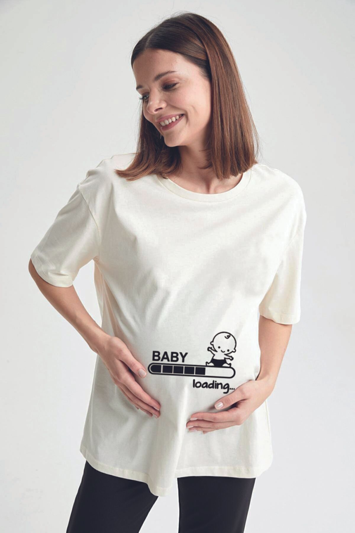Oversize Hamile T-shirt Baby Loading Baskılı Beyaz Oversize Hamile T-shirt Baby Loading Baskılı Beyaz