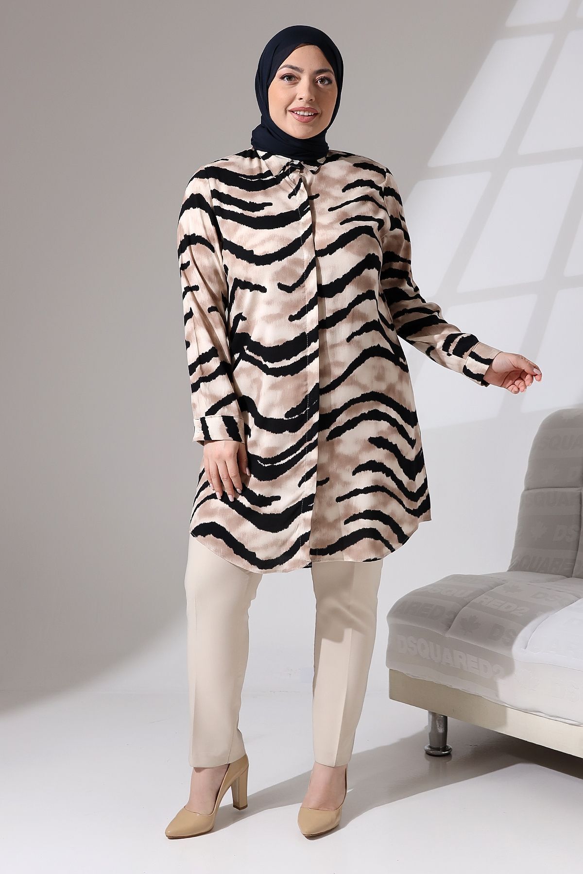 Viskon Tunik Sarmal Zebra Desen Düğmeli Tunik Pamuklu Tunik Diz Üstü Tunik Viskon Tunik Sarmal Zebra Desen Düğmeli Tunik Pamuklu Tunik Diz Üstü Tunik