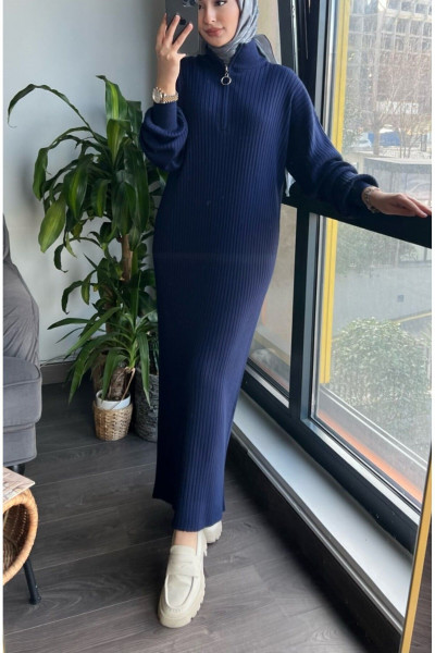 Oversize Bol Kesim Fermuar Yaka Fitilli Triko Tesettür Elbise 38-44 Beden Arası Oversize Bol Kesim Fermuar Yaka Fitilli Triko Tesettür Elbise 38-44 Beden Arası
