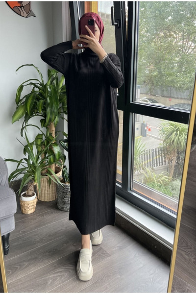 Oversize Bol Kesim Yarım Balıkçı Yaka Fitilli Triko Tesettür Elbise 38-44 Beden Arası Oversize Bol Kesim Yarım Balıkçı Yaka Fitilli Triko Tesettür Elbise 38-44 Beden Arası