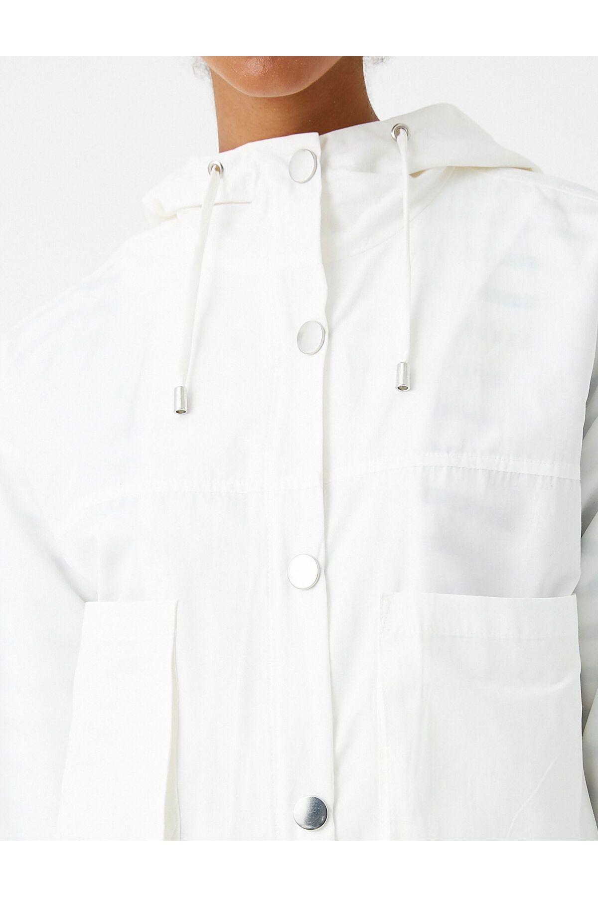 Kapüşonlu Yağmurluk Cep Detaylı Çıtçıt Kapama Kapüşonlu Yağmurluk Cep Detaylı Çıtçıt Kapama