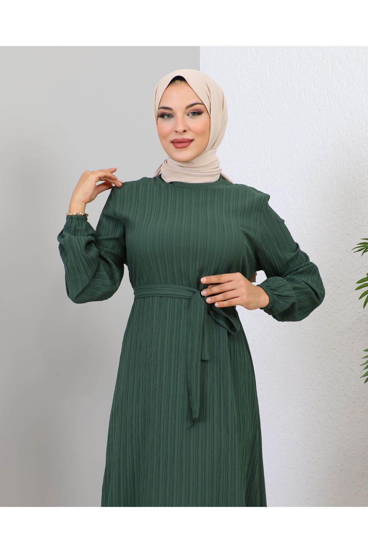 Lara Kuşaklı Elbise Zümrüt