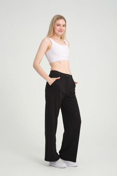 Kadın Siyah Çift Cepli Liğralı Kemer Lastik Detaylı Fermuarlı Yüksek Bel Krep Stil Pantolon. Kadın Siyah Çift Cepli Liğralı Kemer Lastik Detaylı Fermuarlı Yüksek Bel Krep Stil Pantolon.