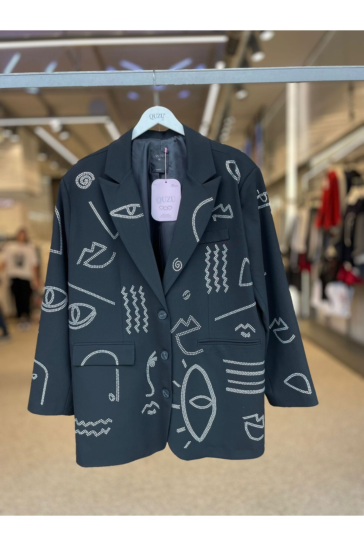 Taş Aksesuarlı Tasarım Quzu Blazer Ceket Siyah Taş Aksesuarlı Tasarım Quzu Blazer Ceket Siyah