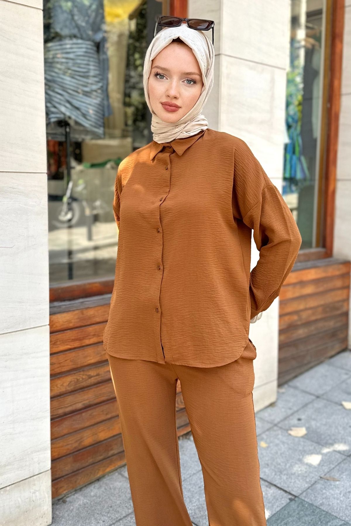Liva Kahverengi Takım Liva Kahverengi Takım