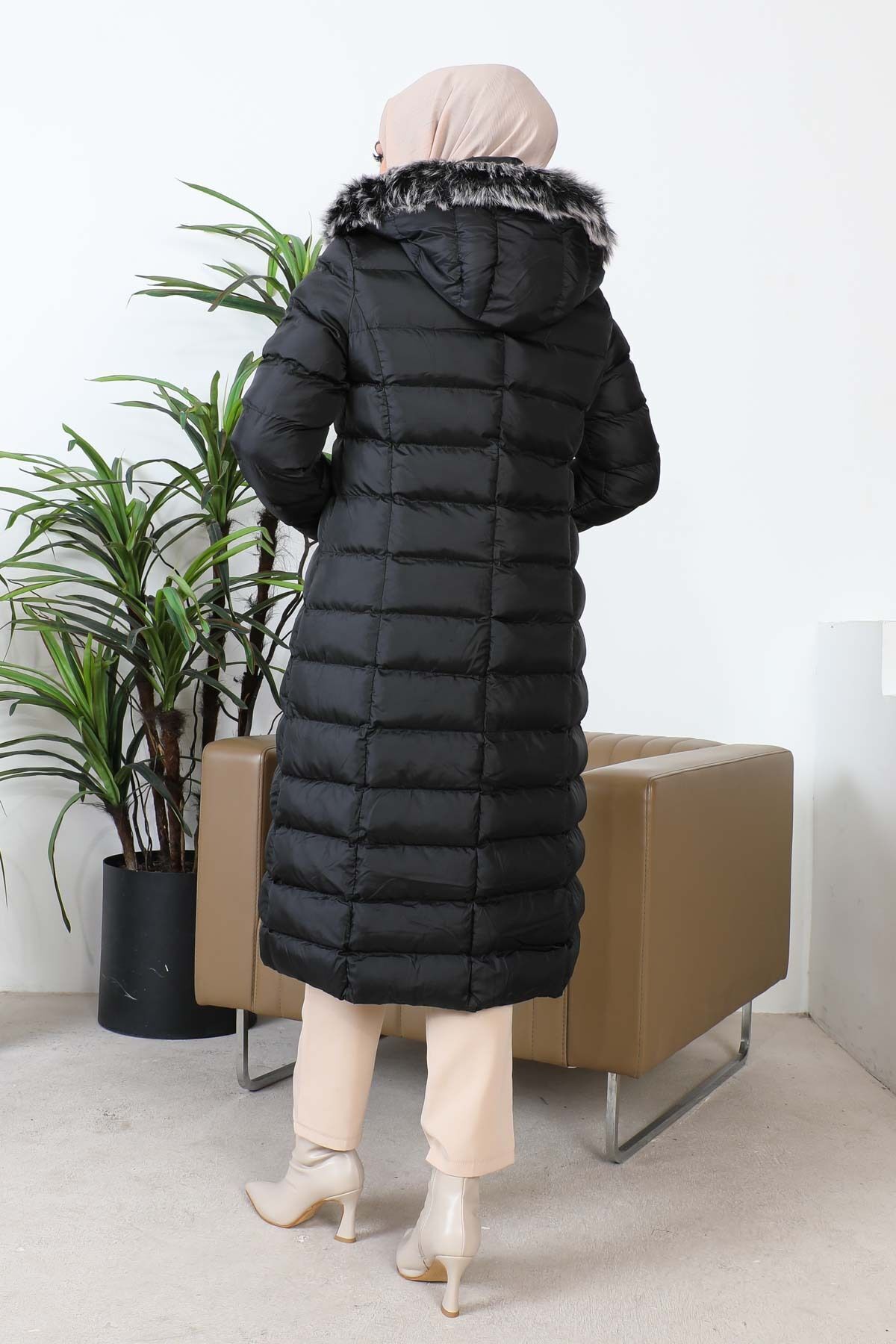 Siyah Kapüşonlu Fermuarlı Şişme Mont Siyah Kapüşonlu Fermuarlı Şişme Mont