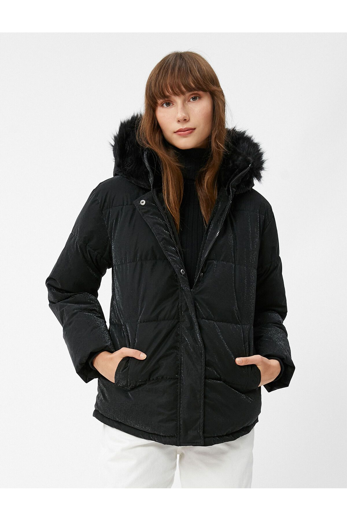 Şişme Mont Kapüşonlu Suni Kürk Detaylı Fermuarlı Cepli Şişme Mont Kapüşonlu Suni Kürk Detaylı Fermuarlı Cepli
