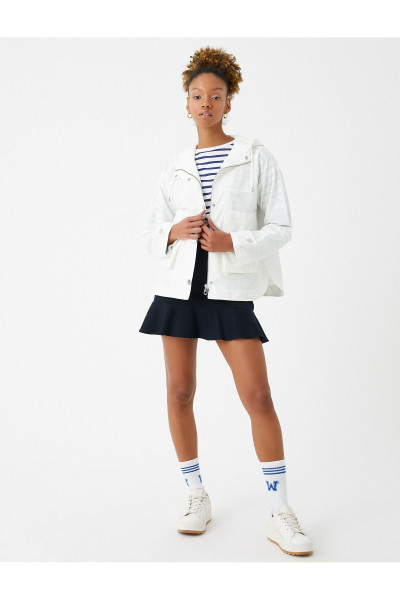 Kapüşonlu Yağmurluk Cep Detaylı Çıtçıt Kapama Kapüşonlu Yağmurluk Cep Detaylı Çıtçıt Kapama