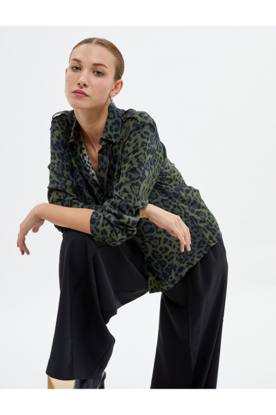 Leopar Desenli Gömlek Viskon Kapaklı Cepli Düğmeli Klasik Yaka