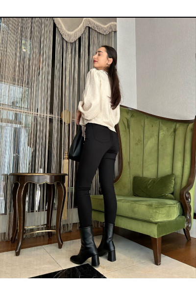 Yüksel Bel Likralı Klasik Kesim Kadın Siyah Pantalon Yüksel Bel Likralı Klasik Kesim Kadın Siyah Pantalon