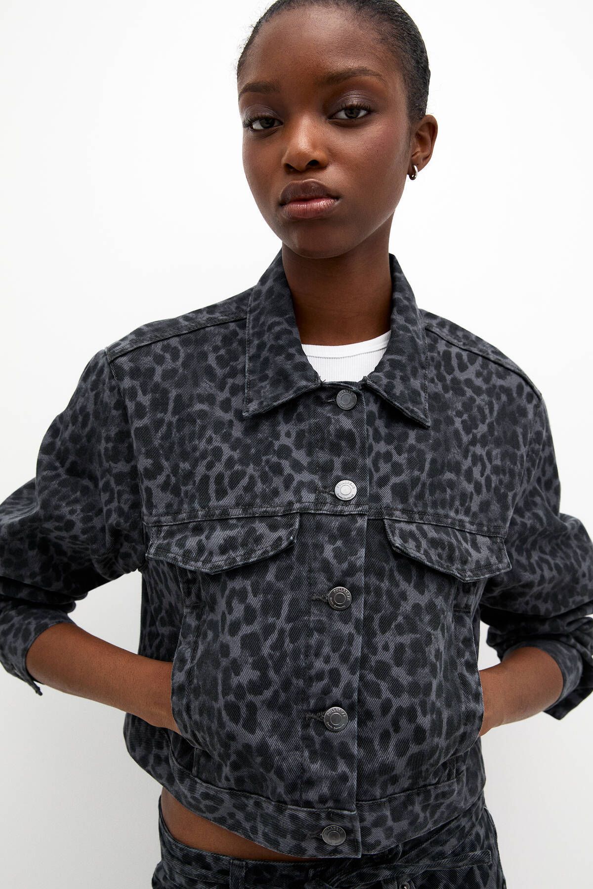 Leopar desenli kare kesim denim ceket Leopar desenli kare kesim denim ceket