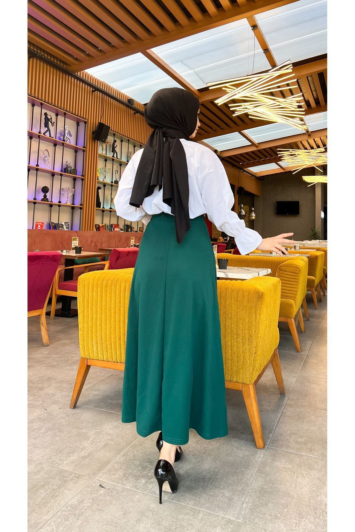 Tesettür Maxi Boy 36-48 Beden Arası (S-M-L-XL)altı Dikişli Dört Mevsim Skuba Krep Etek Zümrüt Yeşili Tesettür Maxi Boy 36-48 Beden Arası (S-M-L-XL)altı Dikişli Dört Mevsim Skuba Krep Etek Zümrüt Yeşili