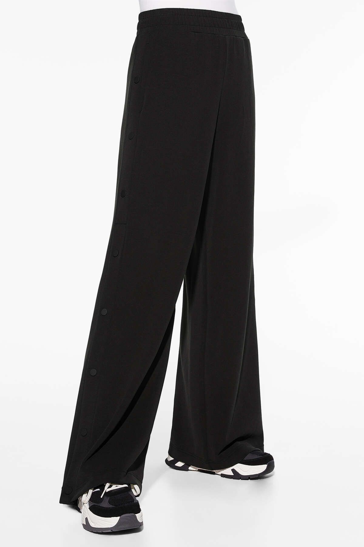 Yumuşak dokulu çıtçıtlı modal wide leg pantolon Yumuşak dokulu çıtçıtlı modal wide leg pantolon