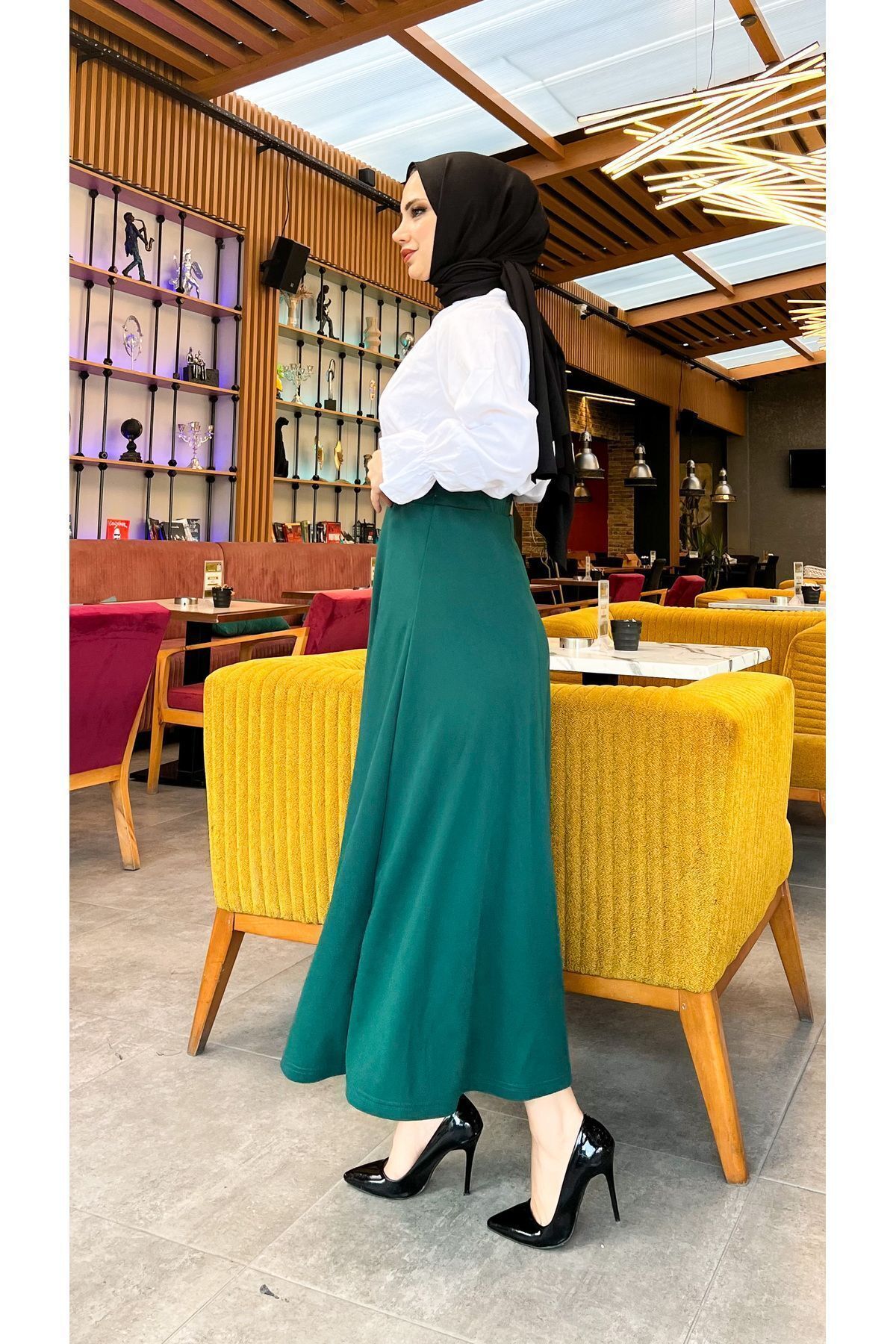 Tesettür Maxi Boy 36-48 Beden Arası (S-M-L-XL)altı Dikişli Dört Mevsim Skuba Krep Etek Zümrüt Yeşili Tesettür Maxi Boy 36-48 Beden Arası (S-M-L-XL)altı Dikişli Dört Mevsim Skuba Krep Etek Zümrüt Yeşili