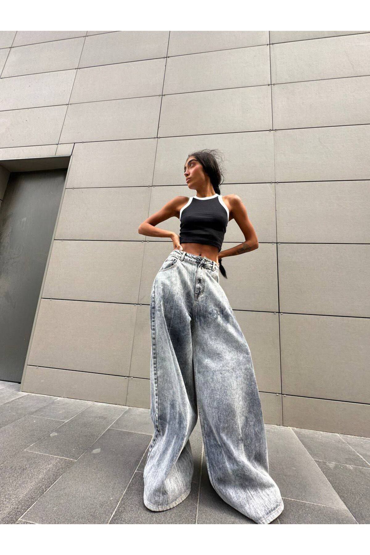 Salaş Kesim Gri Yıkamalı Kot Pantolon Gri Jeans Salaş Kesim Gri Yıkamalı Kot Pantolon Gri Jeans