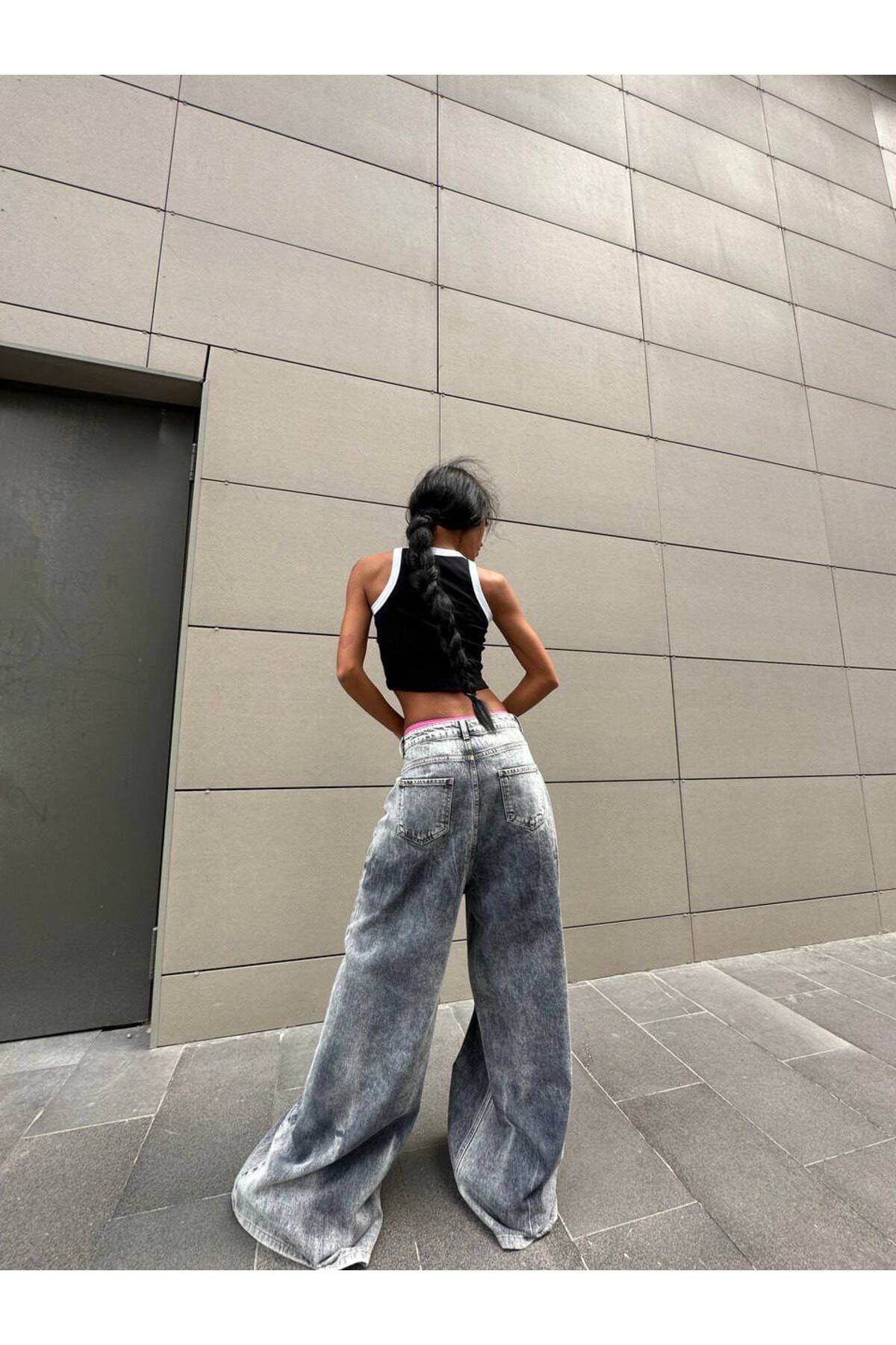 Salaş Kesim Gri Yıkamalı Kot Pantolon Gri Jeans Salaş Kesim Gri Yıkamalı Kot Pantolon Gri Jeans