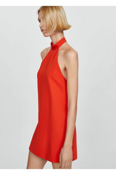 Sırtı açık halter elbise