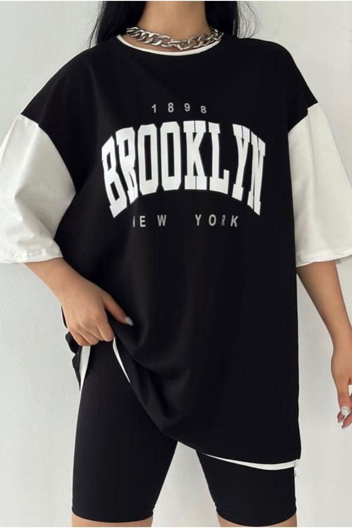 Siyah Oversize Çift Renk Brooklyn Baskılı Unisex Tshirtt Siyah Oversize Çift Renk Brooklyn Baskılı Unisex Tshirtt