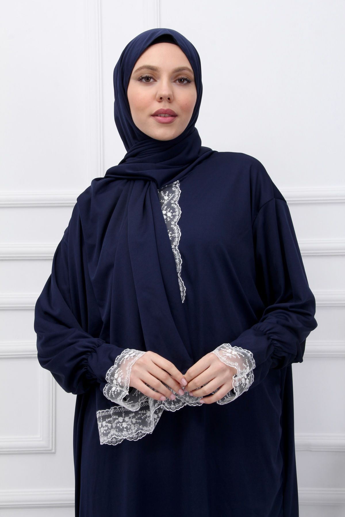 Mevsimlik Kendinden Başörtülü Dantelli Kadın Namaz Elbisesi, Terletmeyen Namaz Kıyafeti Mevsimlik Kendinden Başörtülü Dantelli Kadın Namaz Elbisesi, Terletmeyen Namaz Kıyafeti