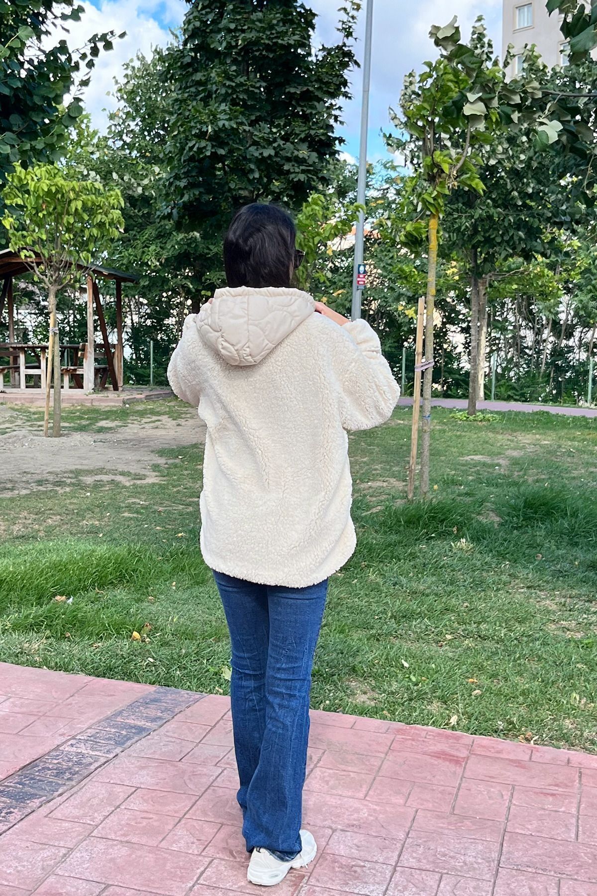 Peluşlu Açık Bej Bol Kesim Mont Peluşlu Açık Bej Bol Kesim Mont