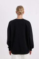 Okula Dönüş Oversize Geniş Kalıp Bisiklet Yaka Kalın Kumaş Basic Düz Sweatshirt Y1346az24wn Okula Dönüş Oversize Geniş Kalıp Bisiklet Yaka Kalın Kumaş Basic Düz Sweatshirt Y1346az24wn