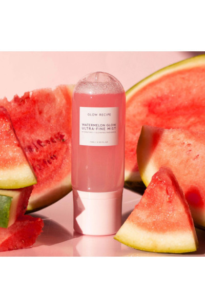 Watermelon Glow-Cildi Yenilemek, Makyajı Daha da Güzelleştirmek İçin Nemlendiricili Sprey Mist 75 ml Watermelon Glow-Cildi Yenilemek, Makyajı Daha da Güzelleştirmek İçin Nemlendiricili Sprey Mist 75 ml