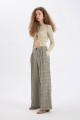 Wide Leg Kareli Çift Cepli Yüksek Bel Standart Boy Pantolon D4439ax24au Wide Leg Kareli Çift Cepli Yüksek Bel Standart Boy Pantolon D4439ax24au
