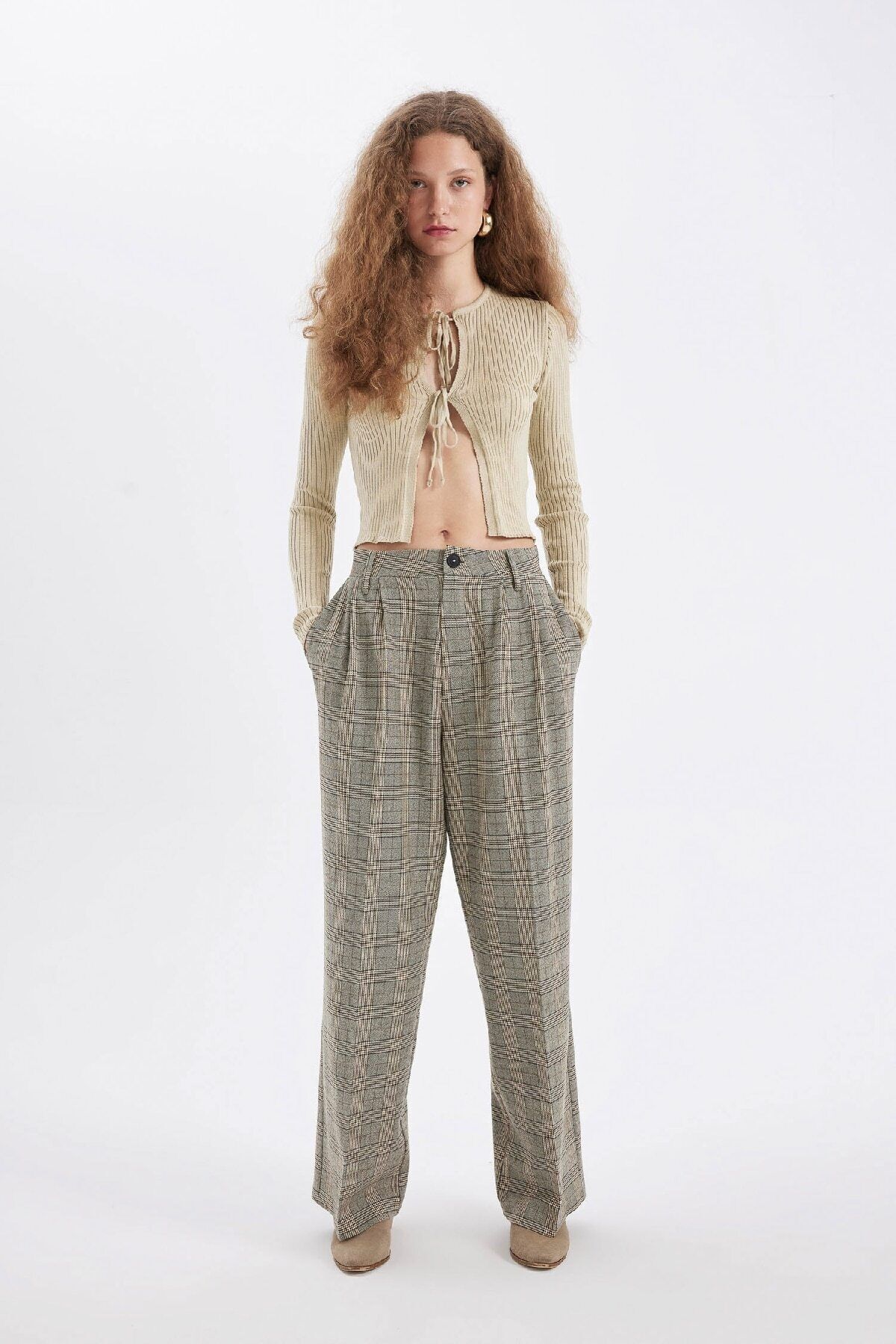 Wide Leg Kareli Çift Cepli Yüksek Bel Standart Boy Pantolon D4439ax24au Wide Leg Kareli Çift Cepli Yüksek Bel Standart Boy Pantolon D4439ax24au