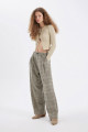 Wide Leg Kareli Çift Cepli Yüksek Bel Standart Boy Pantolon D4439ax24au Wide Leg Kareli Çift Cepli Yüksek Bel Standart Boy Pantolon D4439ax24au