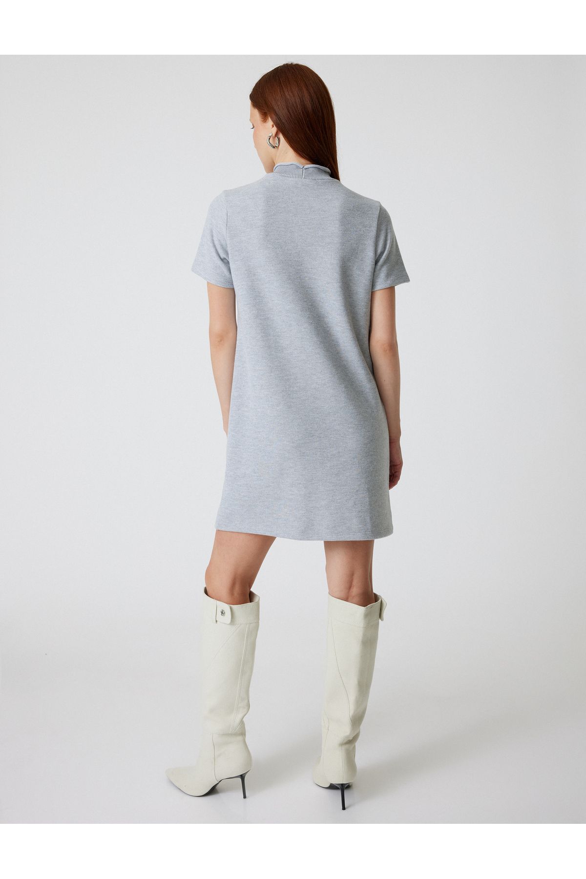 Mini Elbise Kısa Kollu Dik Yaka Slim Fit Mini Elbise Kısa Kollu Dik Yaka Slim Fit