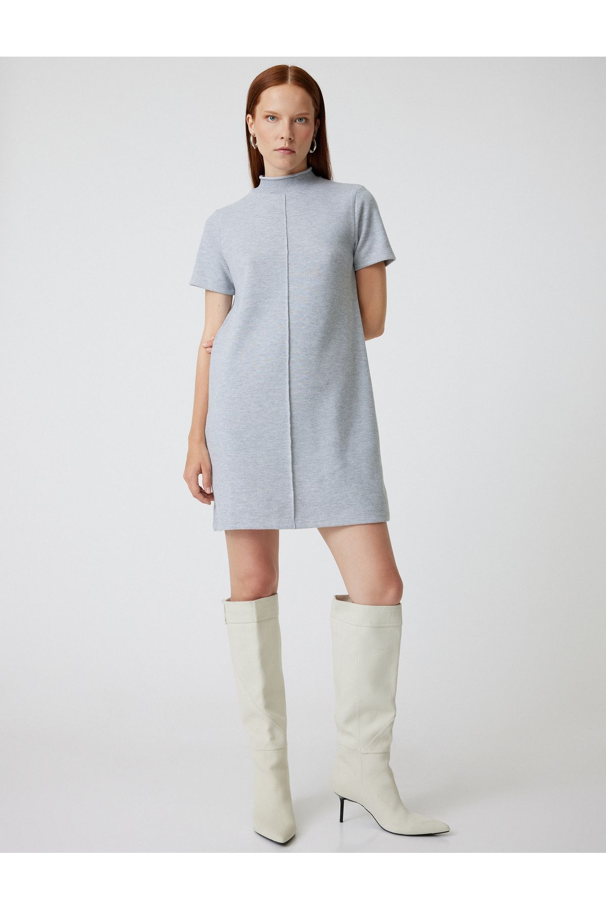 Mini Elbise Kısa Kollu Dik Yaka Slim Fit Mini Elbise Kısa Kollu Dik Yaka Slim Fit