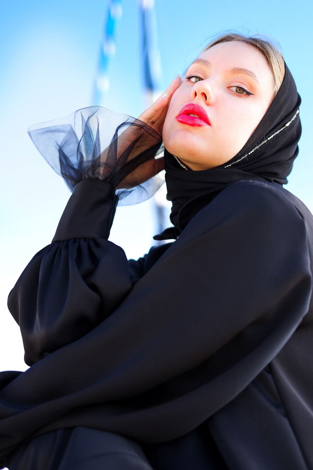 Siyah Renk Şık Abaya Takım - Abaya, Elbise, Kemer ve Şal Seti Siyah Renk Şık Abaya Takım - Abaya, Elbise, Kemer ve Şal Seti