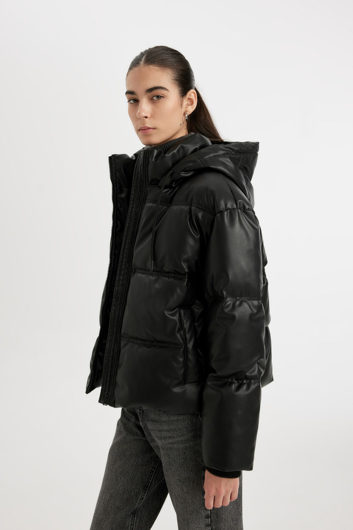 Su Geçirmez Kapüşonlu Suni Deri Şişme Mont Su Geçirmez Kapüşonlu Suni Deri Şişme Mont