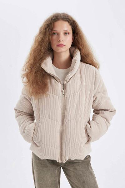 Su Geçirmez Dik Yaka Fitilli Kadife Şişme Mont Su Geçirmez Dik Yaka Fitilli Kadife Şişme Mont